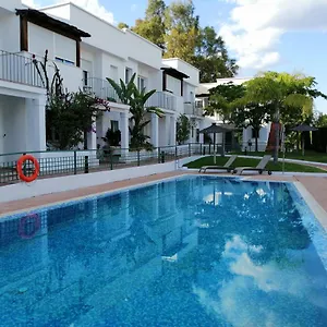 Apartamento Thegood Brillante Piscina Y Parking Incluido, Córdoba